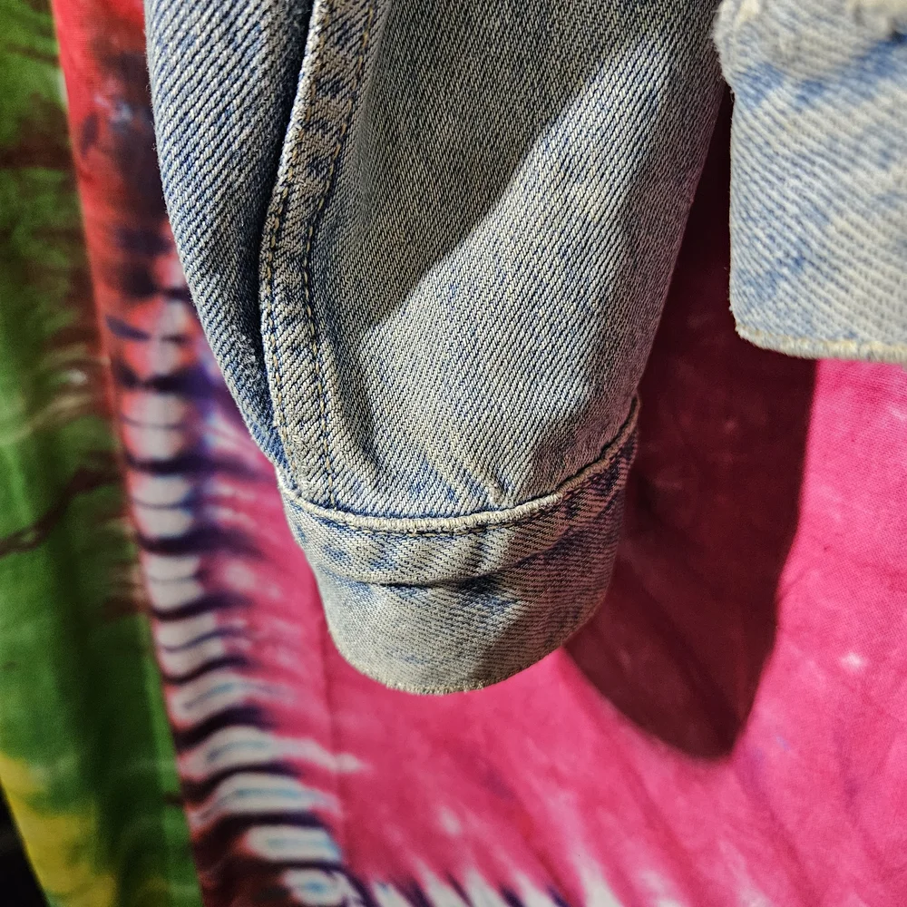 Levi's 80's Light Blue Distressed Denim Jacket Size L - Picture 5 of 16